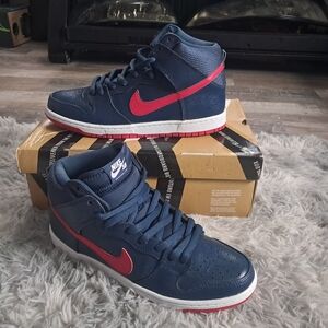 Nike High-Top Sneakers in Navy and Red